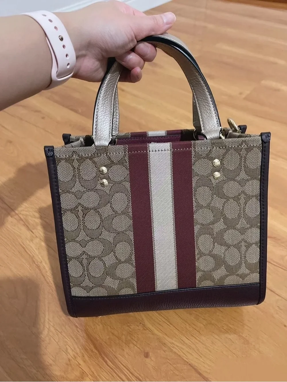 COACH Dempsey Tote 22 Signature Jacquard With Patch